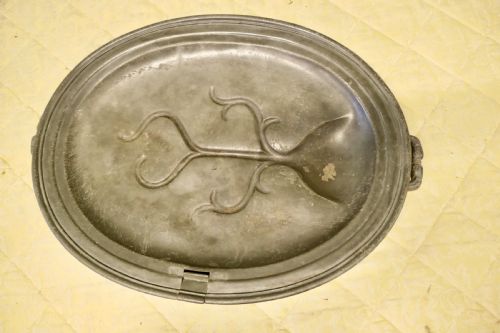 AN EARLY LARGE PEWTER MEAT PLATTER BY SHAW AND STEWART - ADDITIONAL PHOTO 7