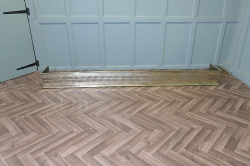 VERY LONG 19TH CENTURY PIERCED BRASS FENDER 7FT 6 LONG - ADDITIONAL PHOTO 6