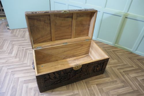 LARGE ORIENTAL CARVED CAMPHOR WOOD CHEST - ADDITIONAL PHOTO 5