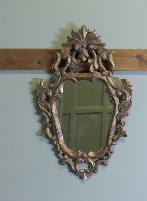 ATTRACTIVE BAROQUE STYLE SMALL GILT WALL MIRROR - ADDITIONAL PHOTO 1
