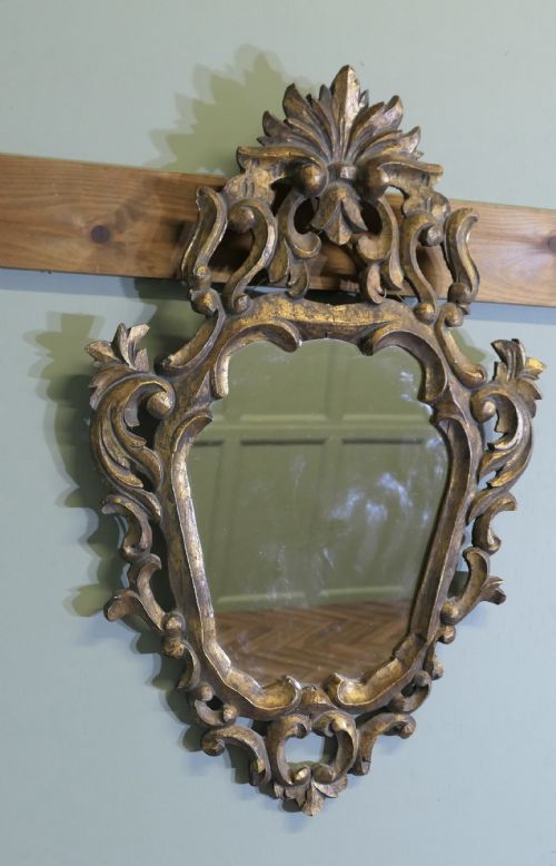 ATTRACTIVE BAROQUE STYLE SMALL GILT WALL MIRROR - ADDITIONAL PHOTO 4