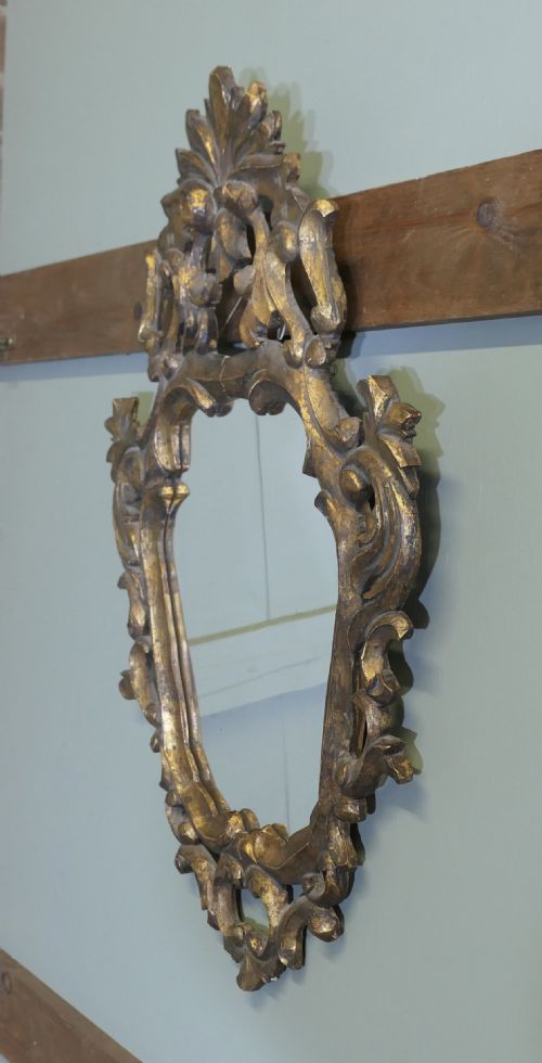 ATTRACTIVE BAROQUE STYLE SMALL GILT WALL MIRROR - ADDITIONAL PHOTO 5
