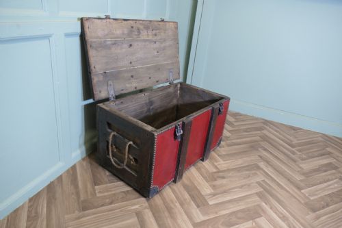 PURPOSE MADE LEATHER TRAVEL TRUNK STRONG BOX - ADDITIONAL PHOTO 2