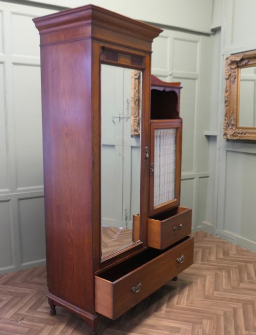 A Charming Oak Single Wardrobe Compactum