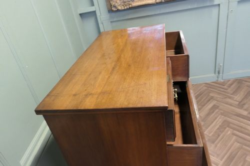 A LARGE EDWARDIAN WALNUT CHEST OF DRAWERS - ADDITIONAL PHOTO 5