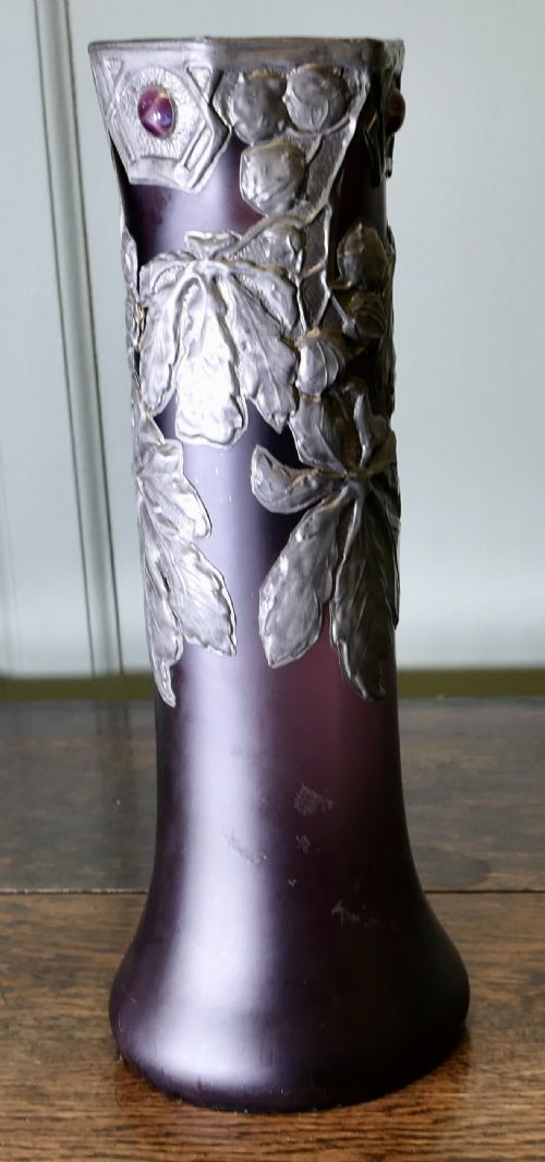 FRENCH ART NOUVEAU AMETHYST VASE WITH PEWTER OVERLAY - ADDITIONAL PHOTO 3
