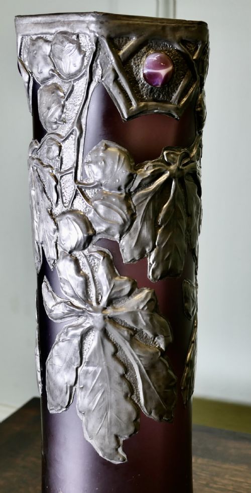 FRENCH ART NOUVEAU AMETHYST VASE WITH PEWTER OVERLAY - ADDITIONAL PHOTO 4