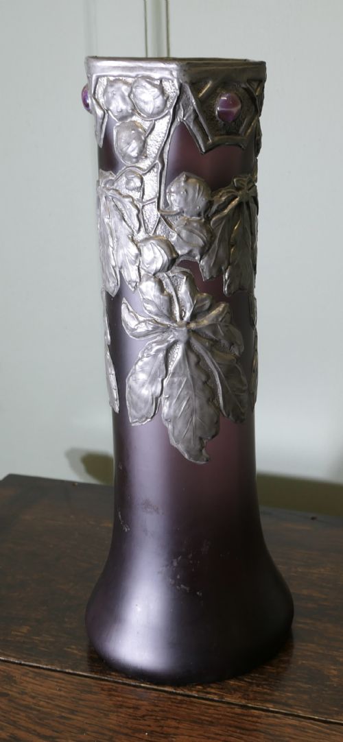 FRENCH ART NOUVEAU AMETHYST VASE WITH PEWTER OVERLAY - ADDITIONAL PHOTO 5