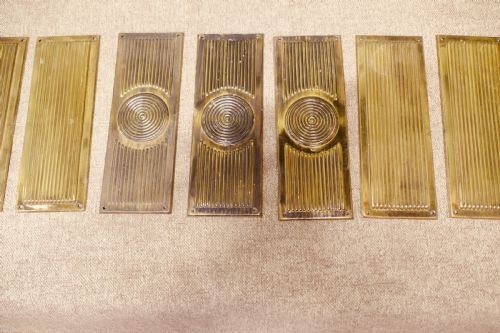 A LARGE SET OF 12 ART DECO BRASS DOOR FINGER PLATES - ADDITIONAL PHOTO 1