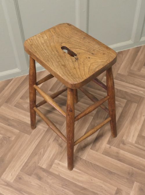 Sturdy Artist’s Farmhouse Kitchen High Stool