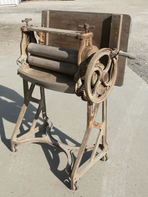 PINE TOP MANGLE OR CASTIRON INDUSTRIAL GARDEN TABLE - ADDITIONAL PHOTO 4