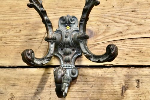 EARLY 19TH CENTURY BRONZE HAT AND COAT HOOKS - ADDITIONAL PHOTO 3