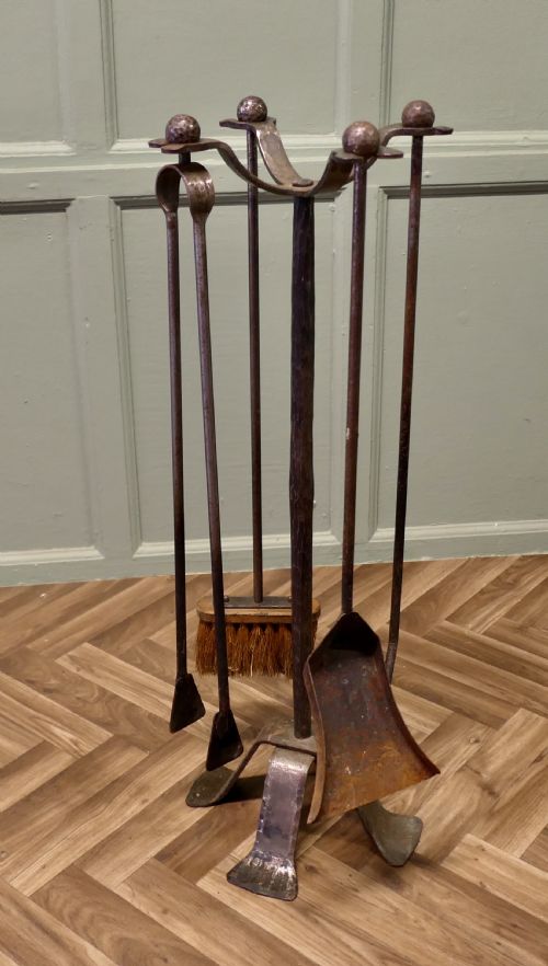 FRENCH GOTHIC IRON MANOR HOUSE FIRE TOOL COMPANION SET - ADDITIONAL PHOTO 2