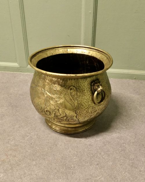 19TH CENTURY GOTHIC BRASS JARDINIERE WITH SHIELDS - ADDITIONAL PHOTO 3