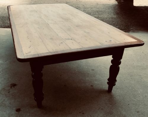 AN 18 SEAT VICTORIAN PINE FARMHOUSE KITCHEN TABLE - ADDITIONAL PHOTO 3