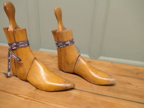 19TH CENTURY LADIES TREEN ANKLE BOOT OR SHOE STRETCHERS - ADDITIONAL PHOTO 1