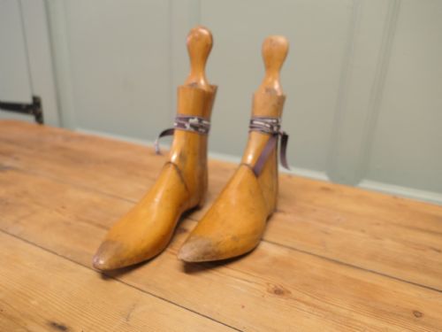 19TH CENTURY LADIES TREEN ANKLE BOOT OR SHOE STRETCHERS - ADDITIONAL PHOTO 4