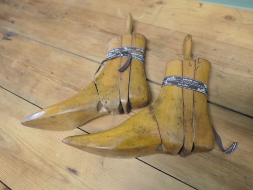 19TH CENTURY LADIES TREEN ANKLE BOOT OR SHOE STRETCHERS - ADDITIONAL PHOTO 5