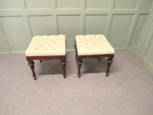A PAIR OF CHESTERFIELD BUTTONED LEATHER WALNUT LIBRARY WINDOW STOOLS - ADDITIONAL PHOTO 4