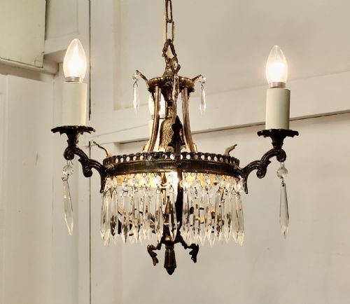 A STUNNING 3 BRANCH BRASS AND CRYSTAL CHANDELIER - ADDITIONAL PHOTO 4