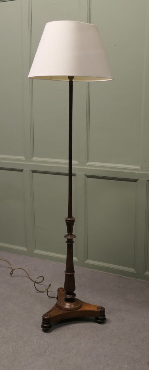 DAINTY COTTAGE STYLE FLOOR LAMP - ADDITIONAL PHOTO 3