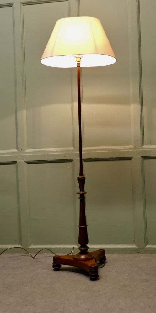DAINTY COTTAGE STYLE FLOOR LAMP - ADDITIONAL PHOTO 4