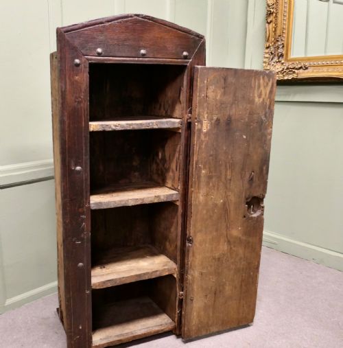 RUSTIC OLD OAK ALCOVE CUPBOARD FROM A FRENCH MANOIR CELLAR - ADDITIONAL PHOTO 5