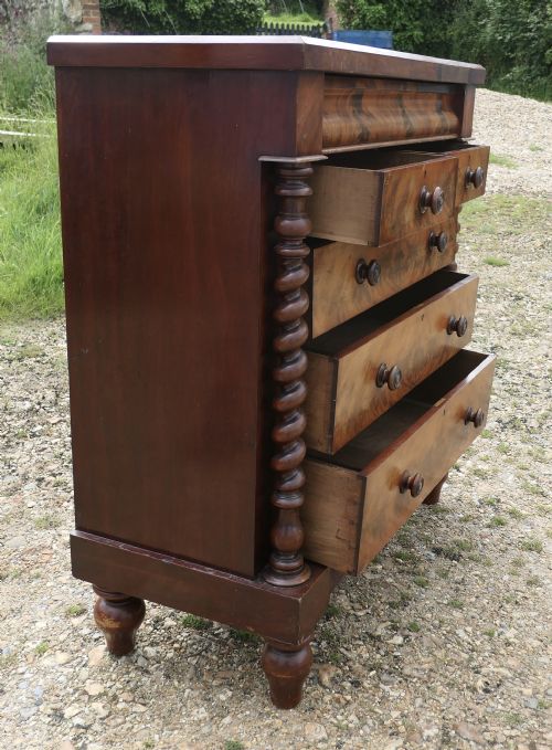 BIG VICTORIAN MAHOGANY CHEST OF DRAWERS SCOTCH CHEST