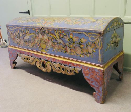 ITALIAN ORIGINAL LARGE HAND PAINTED CASSONE OR MARRIAGE CHEST - ADDITIONAL PHOTO 3
