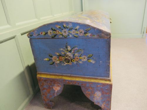 ITALIAN ORIGINAL LARGE HAND PAINTED CASSONE OR MARRIAGE CHEST - ADDITIONAL PHOTO 4