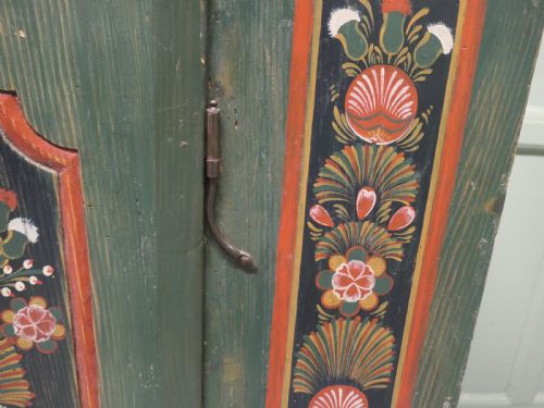 FOLK ART PAINTED PINE FARMHOUSE ALPINE DRESSER - ADDITIONAL PHOTO 4