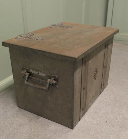 HEAVY ARTS AND CRAFTS INDUSTRIAL BRUTALIST LOOK COAL BOX - ADDITIONAL PHOTO 1