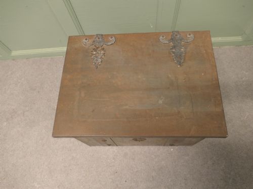 HEAVY ARTS AND CRAFTS INDUSTRIAL BRUTALIST LOOK COAL BOX - ADDITIONAL PHOTO 4