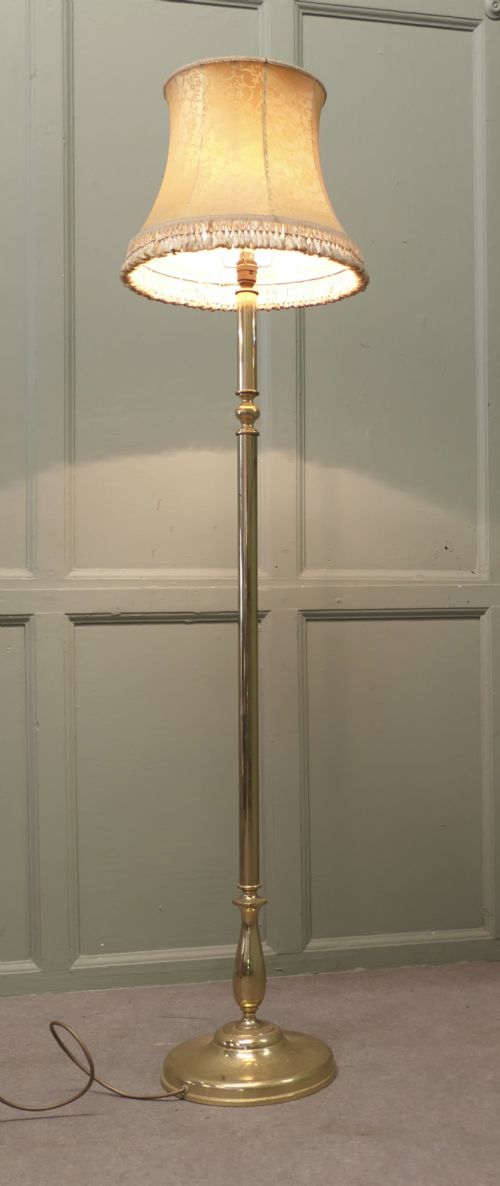 CHARMING LITTLE FRENCH BOUDOIR READING LAMP
