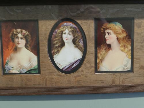 6 PRERAPHAELITE PORTRAITS MOUNTED IN AN OAK SHELF - ADDITIONAL PHOTO 2