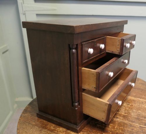 19TH CENTURY MINIATURE SCOTCH CHEST APPRENTICE PIECE - ADDITIONAL PHOTO 4