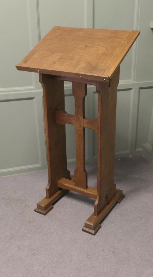 ARTS AND CRAFTS GOLDEN OAK PODIUM RESTAURANT RECEPTION GREETER
