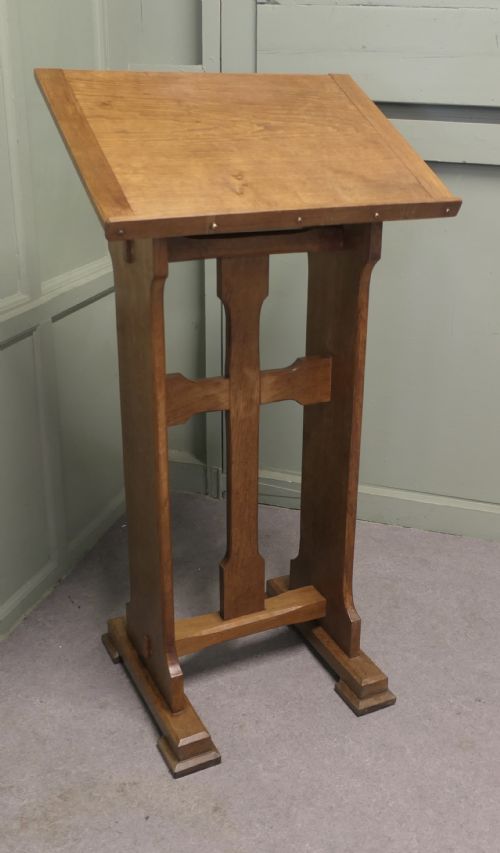 ARTS AND CRAFTS GOLDEN OAK PODIUM RESTAURANT RECEPTION GREETER - ADDITIONAL PHOTO 2
