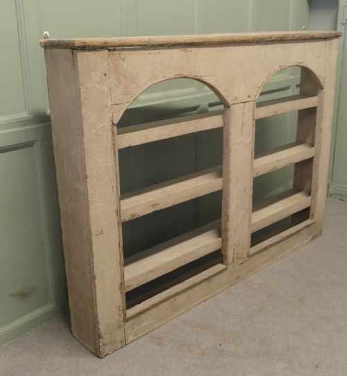 EARLY 19TH CENTURY FRENCH PINE SHELVED ALCOVE CUPBOARD - ADDITIONAL PHOTO 1