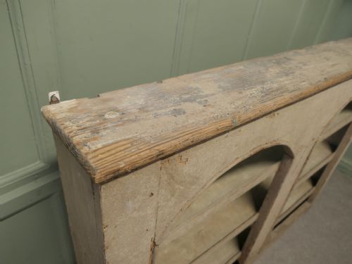 EARLY 19TH CENTURY FRENCH PINE SHELVED ALCOVE CUPBOARD - ADDITIONAL PHOTO 5