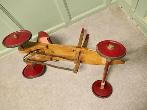 A 1930S PERICLS WOODEN TRICYCLEANTIQUE WOODEN HAND OPERATED CHILDREN'S CAR - ADDITIONAL PHOTO 4