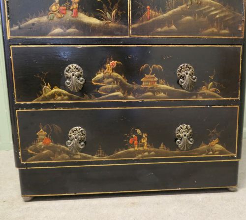 COLOURFUL EARLY 20TH CENTURY BLACK CHINOISERIE LACQUER CUPBOARD - ADDITIONAL PHOTO 6