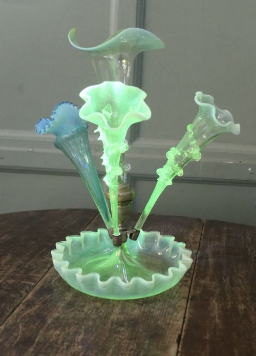FRENCH HAND BLOWN URANIUM GLASS 3 TRUMPET EPERGNE - ADDITIONAL PHOTO 1
