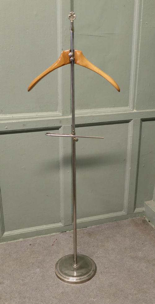 STYLISH FRENCH CHROME AND BEECH GENTS VALET SUIT HANGER MANNEQUIN
