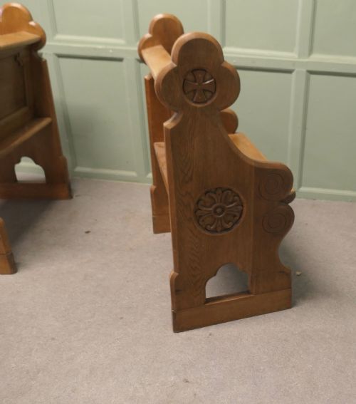 A PAIR OF ARTS AND CRAFTS PUGIN STYLE HALL OR LIBRARY CHAIRS - ADDITIONAL PHOTO 6