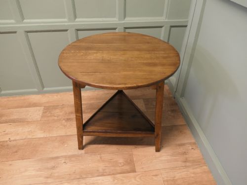 Beautiful Georgian English Oak Cricket Table