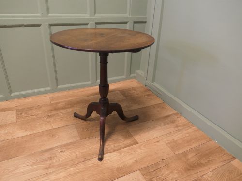 A Good Solid Country Oak Tilt Top Table