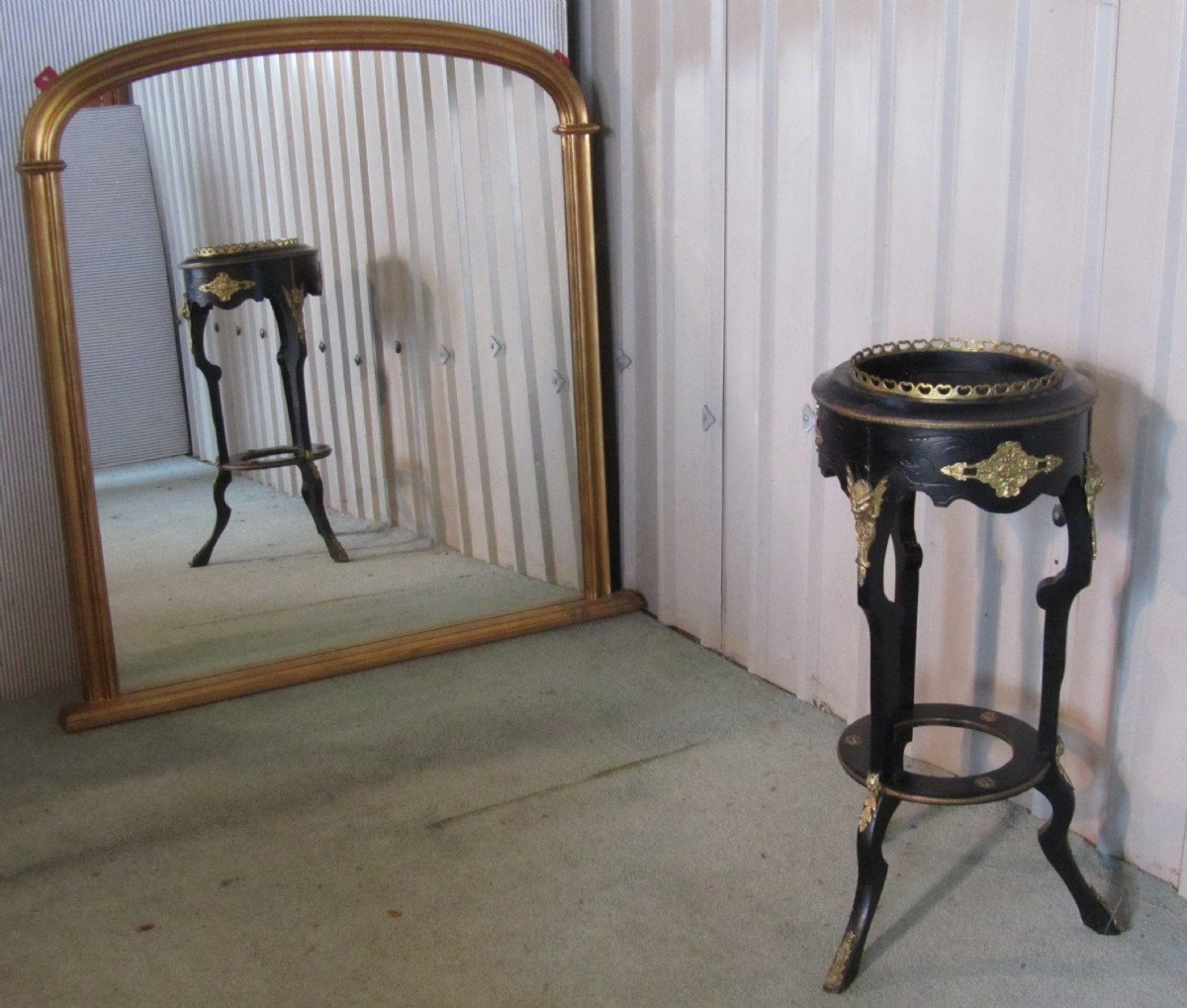 STYLISH VICTORIAN REGENCY BLACK LACQUER JARDINIERE 