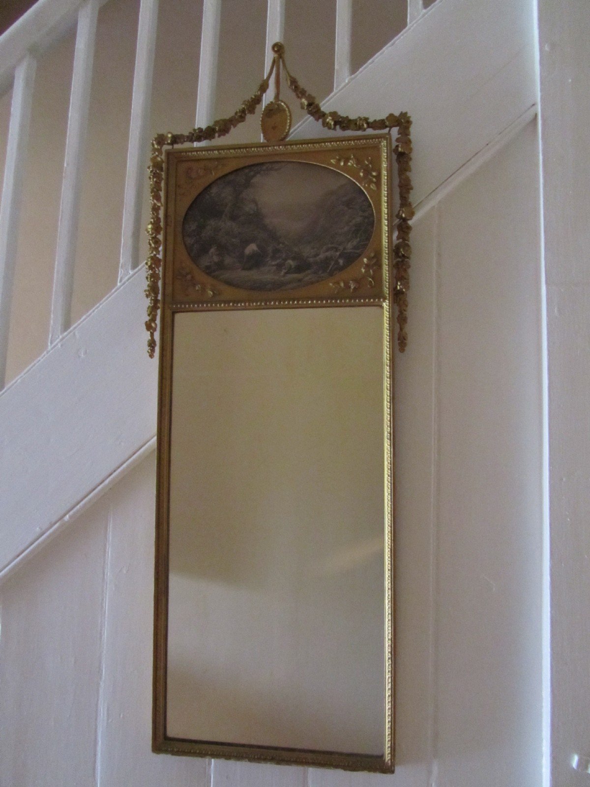 DAINTY REGENCY STYLE GILT WALL MIRROR