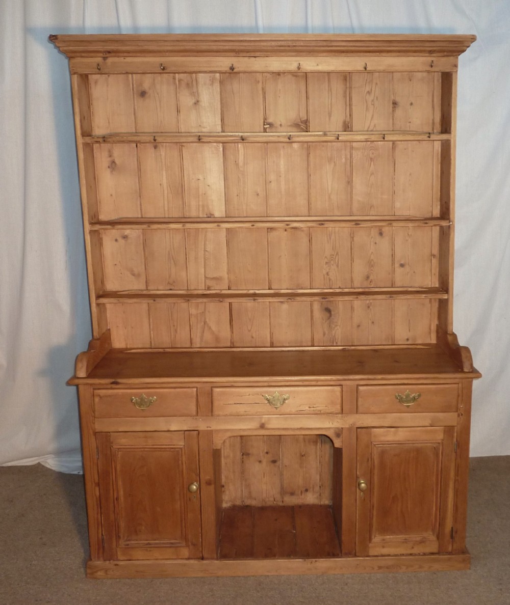 Georgian Rustic Pine Country Dog Kennel Dresser